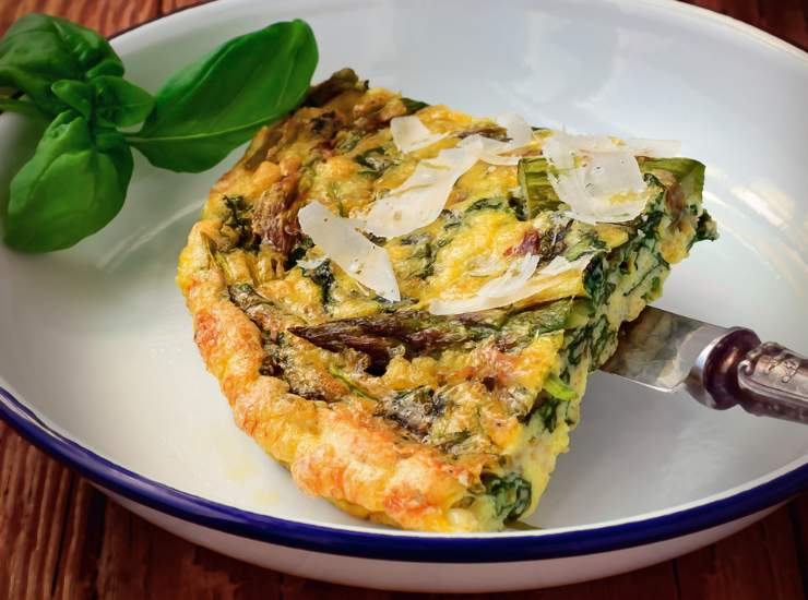 frittata con asparagi e ricotta: ricetta