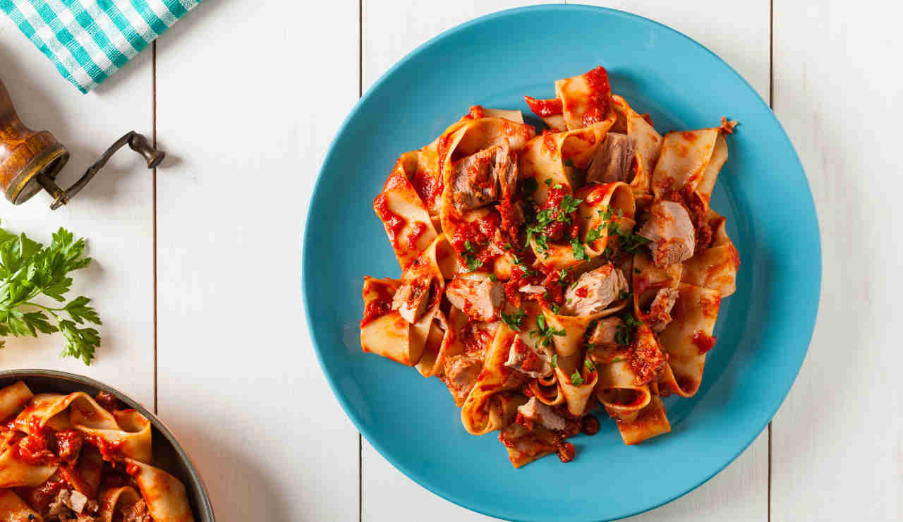 Pasta tonno carciofi e pomodoro