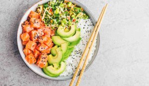 Poke Bowl salmone avogado mango