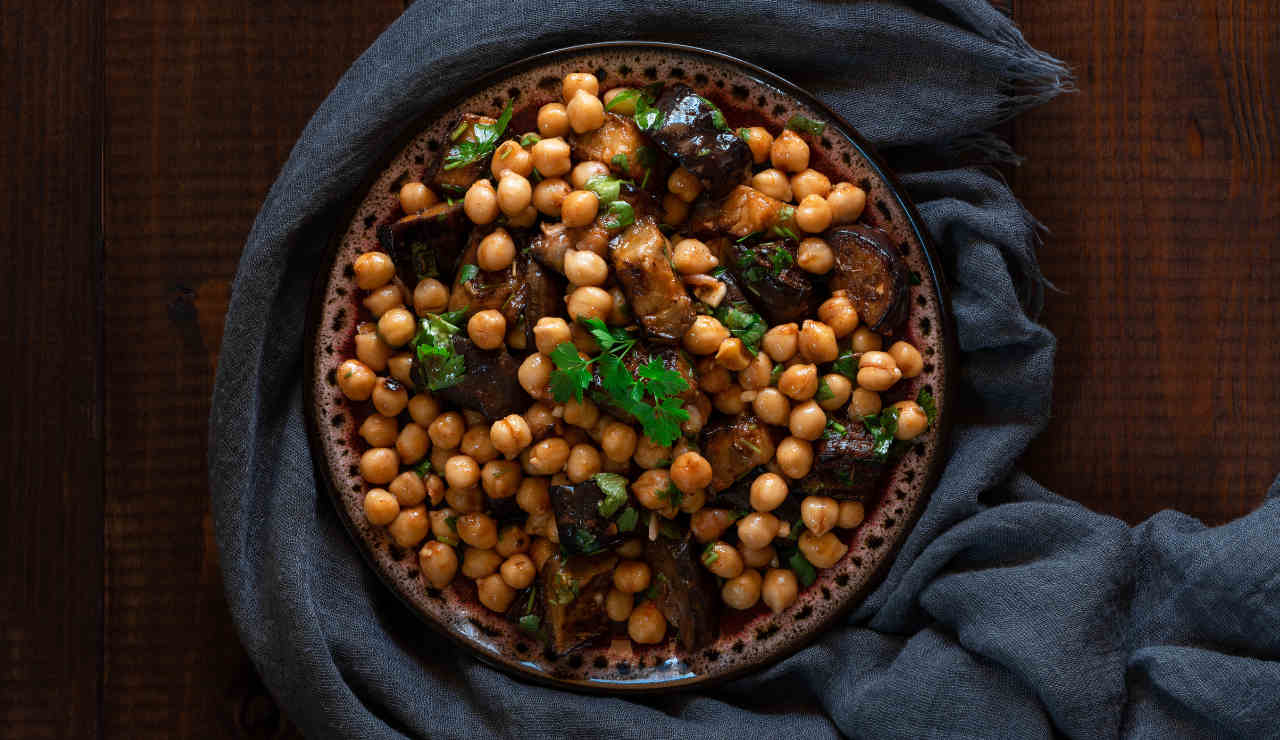 secondo piatto vegetariano melanzane e ceci