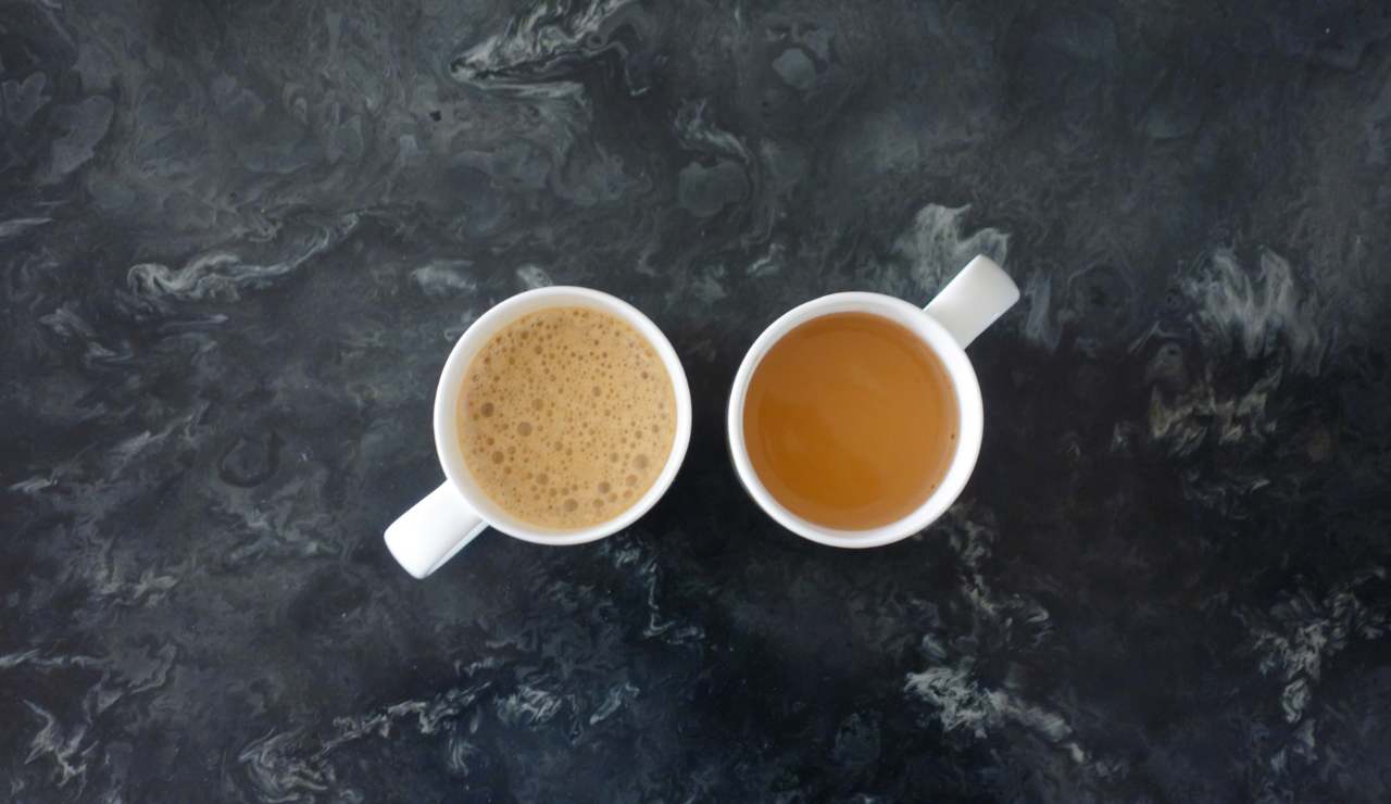Caffè o tè: cosa bere 