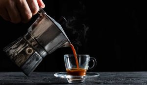 eliminare il calcare dalla moka