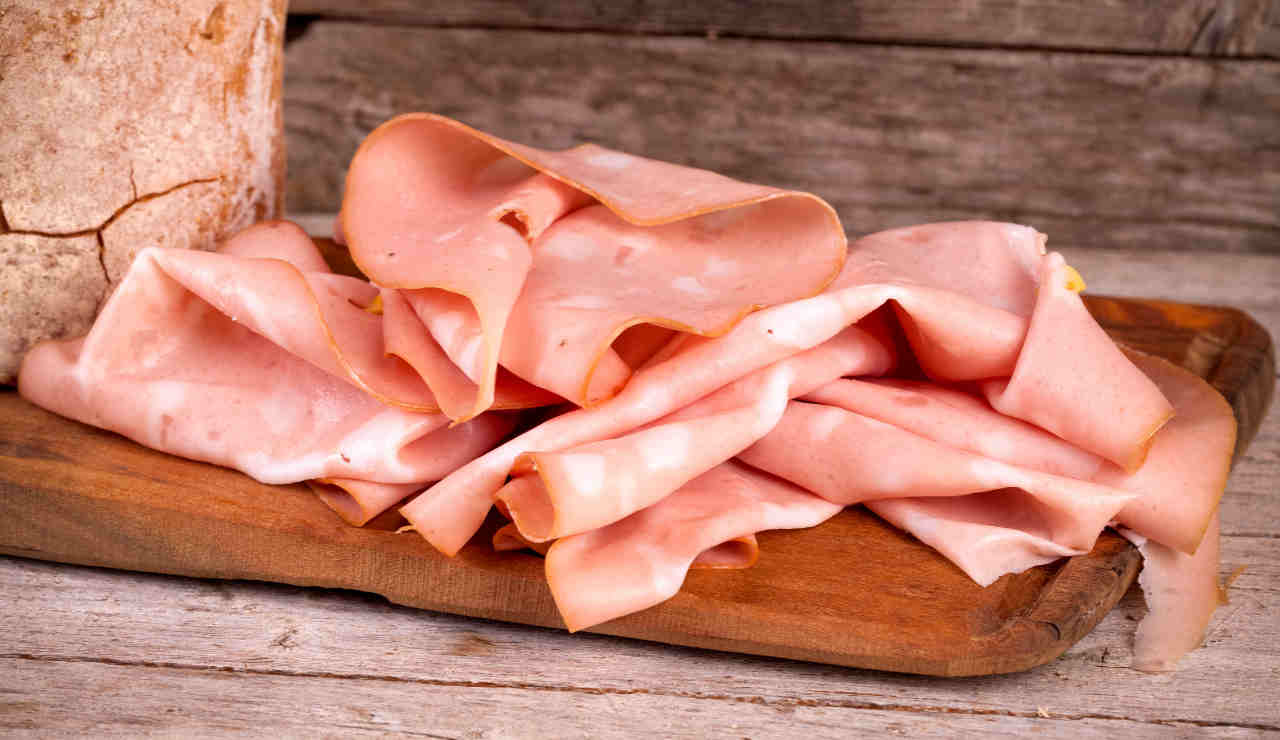 mortadella richiamo listeria contaminazione salumi insaccati