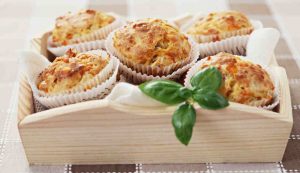 Muffin salati ricetta patate speck scamorza