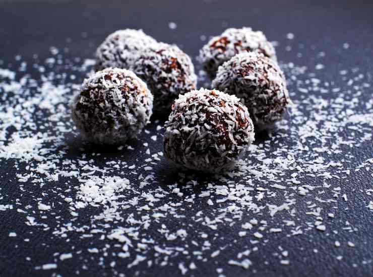 Nutella and coconut truffles