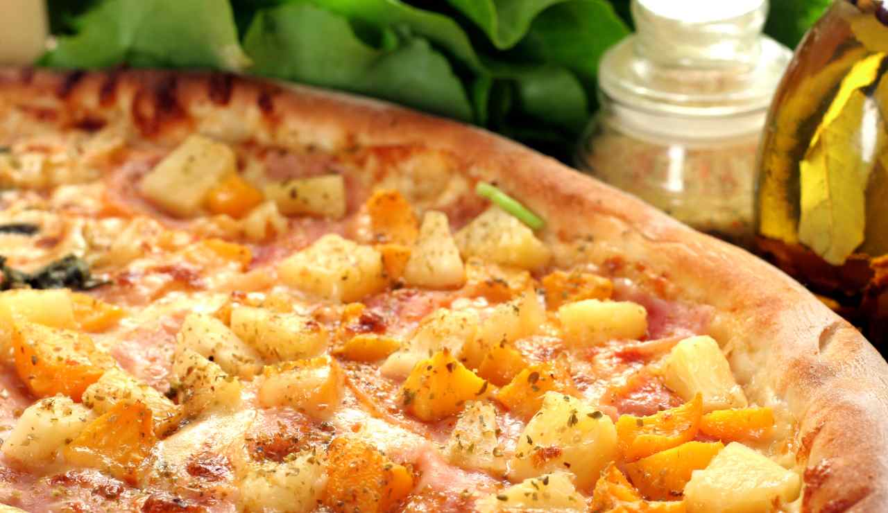 pizza all'ananas