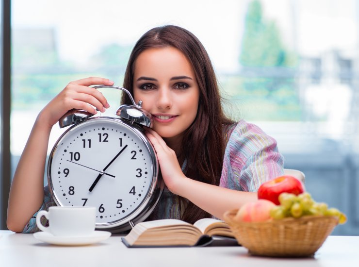 Colazione mattina pasti alimentazione frutta