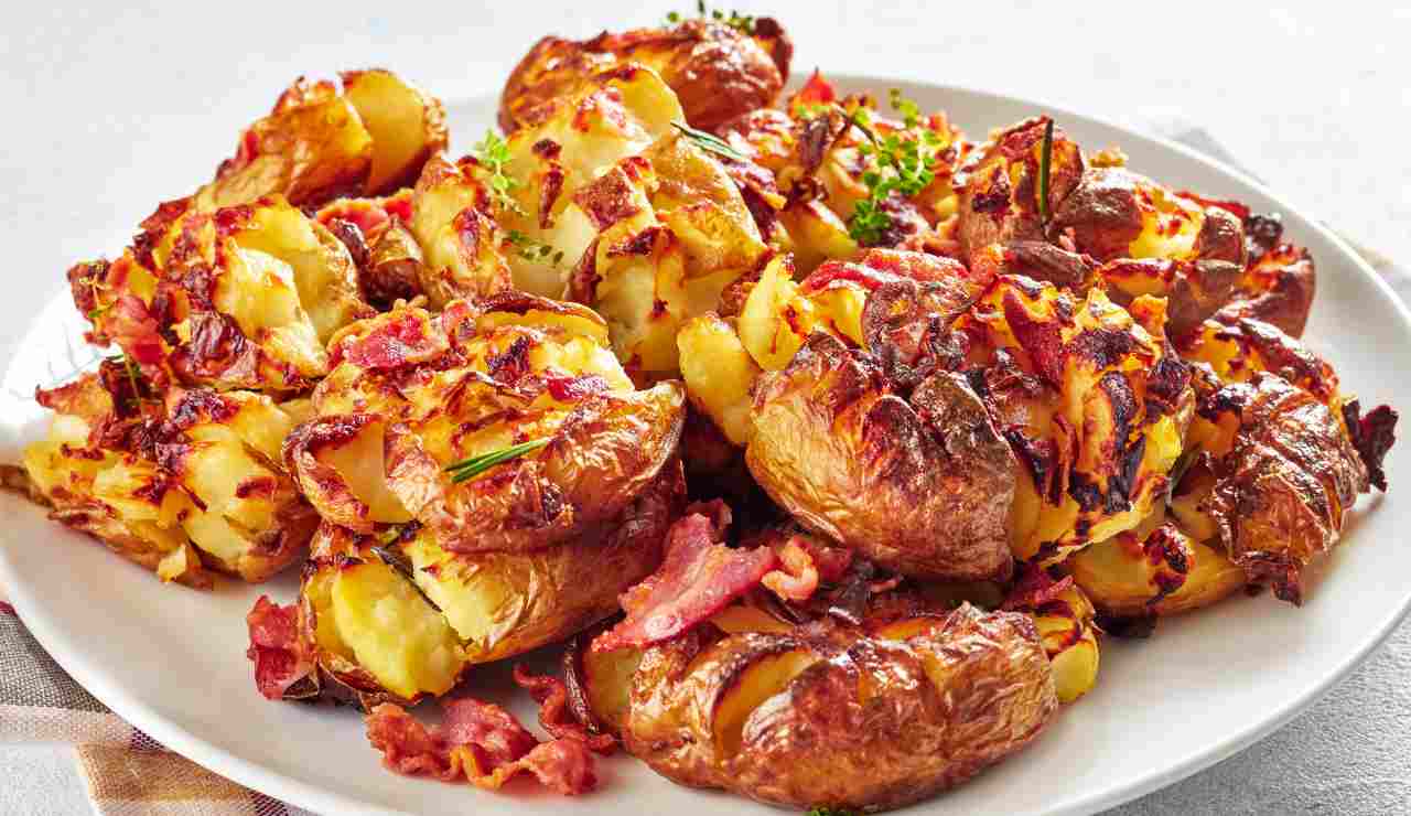 mashed & baked potatoes patate schiacciate al forno con bacon