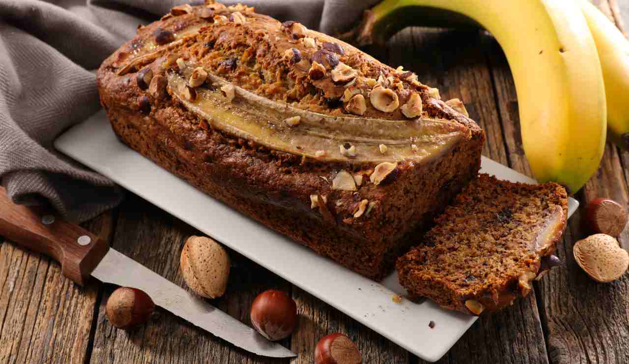 Banana bread cocco noci frutta secca