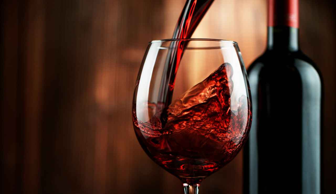 A glass of red wine in the evening makes you lose weight, and this time it doesn’t look like a hoax!