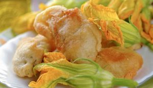 Fiori di zucca fritti