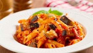 pasta ricca con spada e melanzane