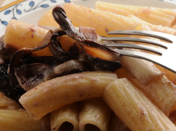 Ricetta pasta radicchio e speck