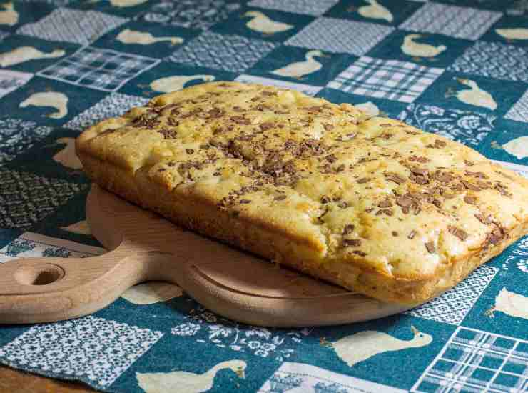 Torta pere e gocce di cioccolato streetfoodnews.it