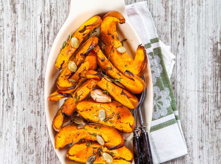 Zucca al forno con paprika e mandorle