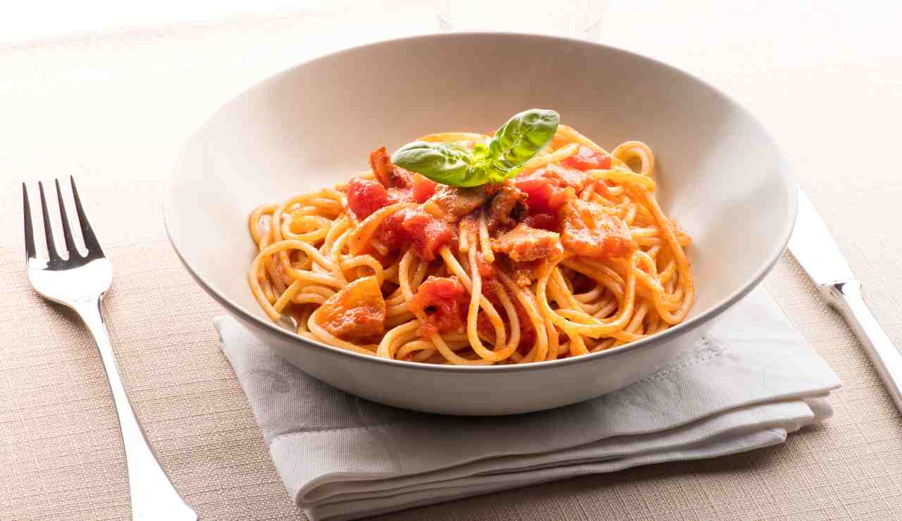 Pasta all’amatriciana light