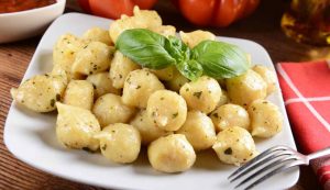 Gnocchi di patate ripieni di spinaci