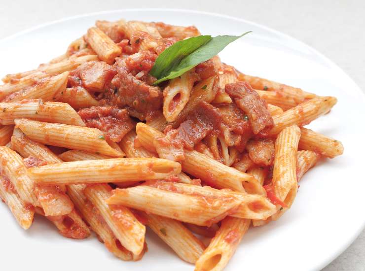 Pasta all’amatriciana light