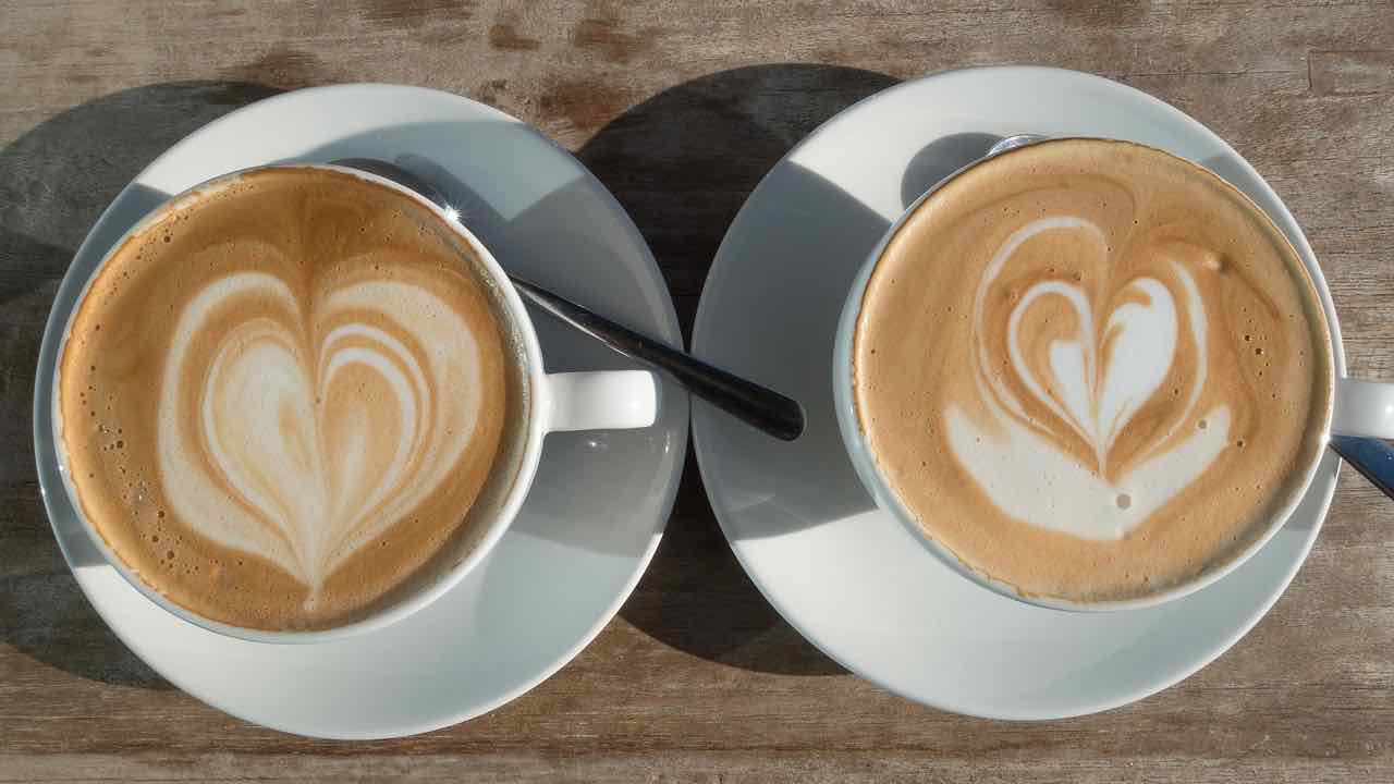 Café com leite, se você beber demais não terá ideia do que está acontecendo com seu corpo: os efeitos são incríveis