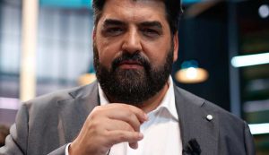 Concorrente in lacrime davanti a Cannavacciuolo