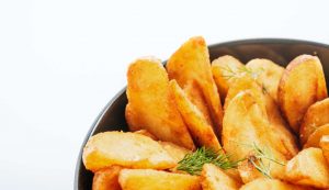 Patate prefritte tichiamate dal mercato