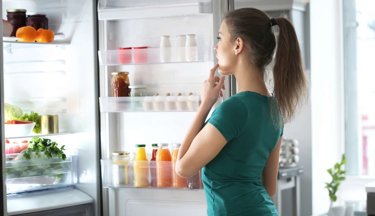 Perché mettere l'alloro nel frigorifero