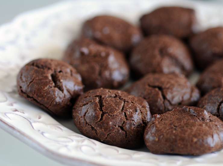 Biscotti al cioccolato ripieni light 