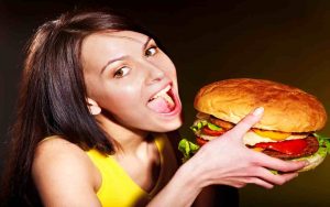 Si può dimagrire col cibo grasso?