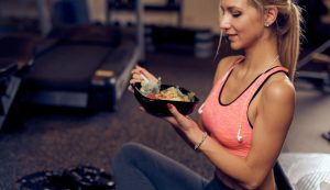 Mangiare allenamento palestra ragazza