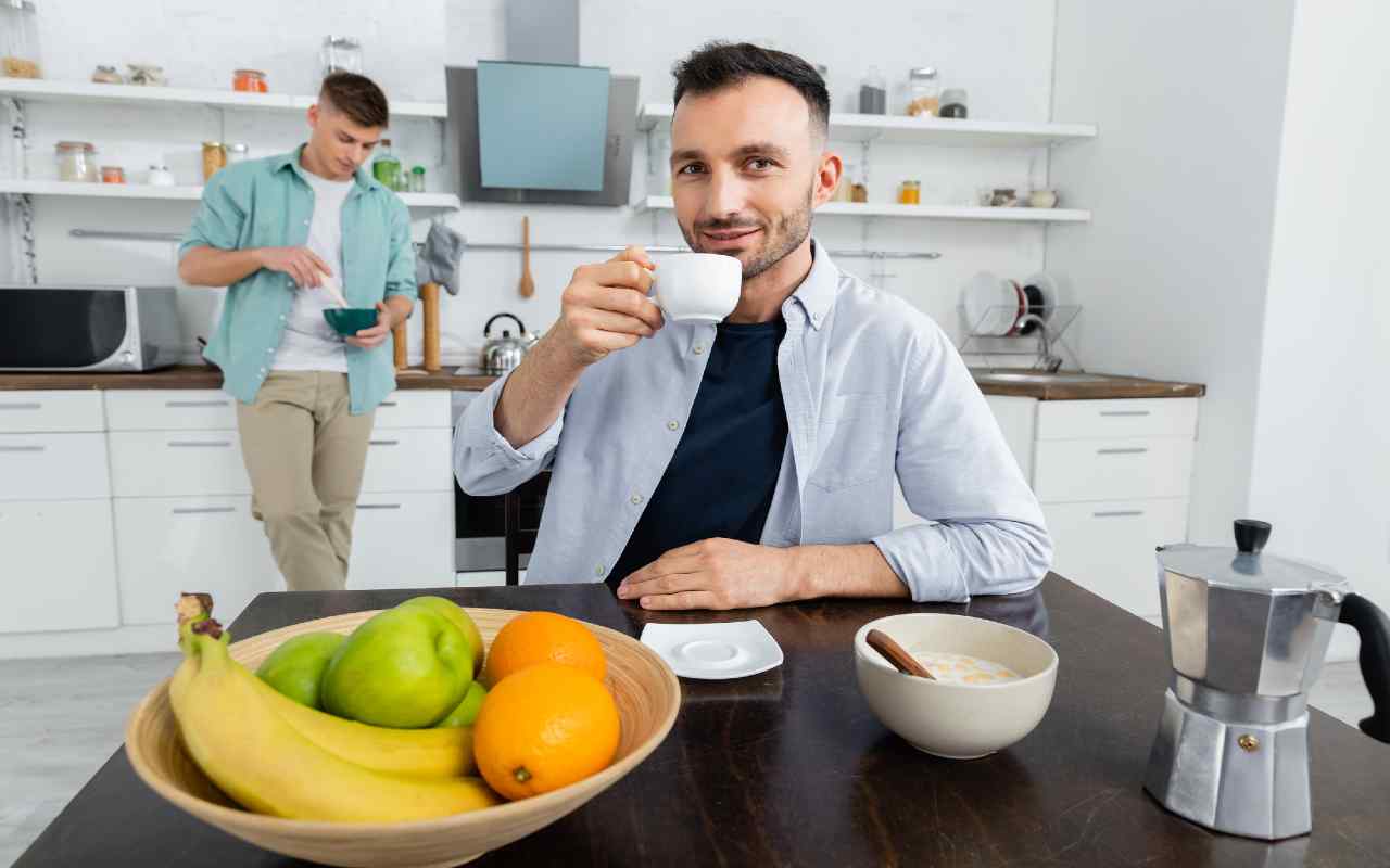 Che succede a bere il caffè prima di colazione?