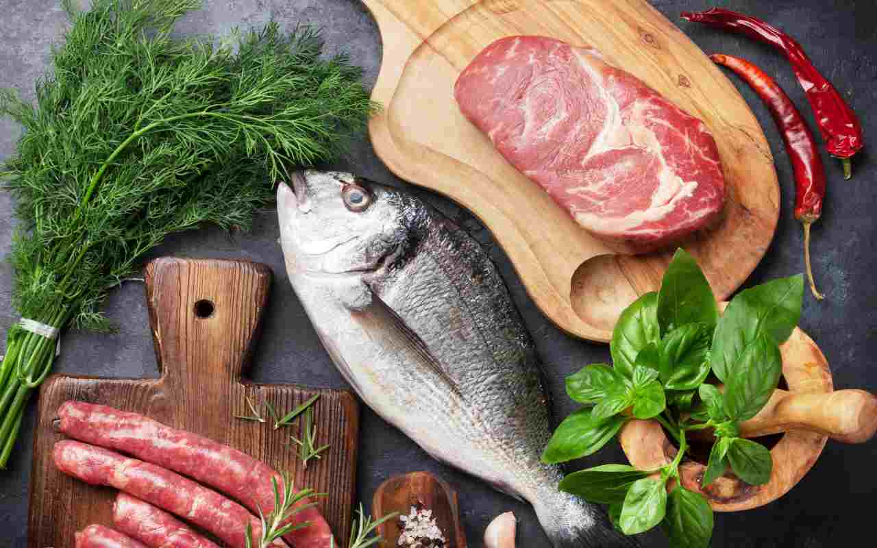 Carne e pesce, che succede a eliminarla dalla dieta?