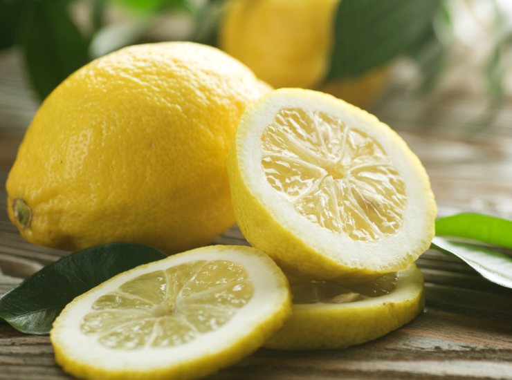 Cosa succede se si mangia limone tutti i giorni