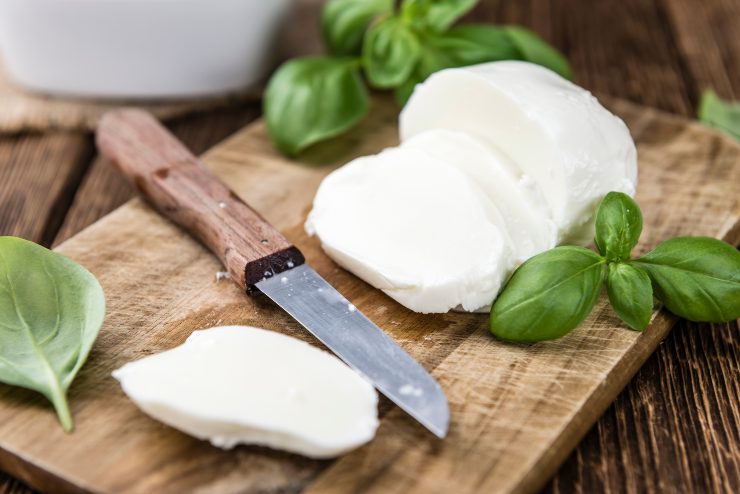 mozzarella a fette