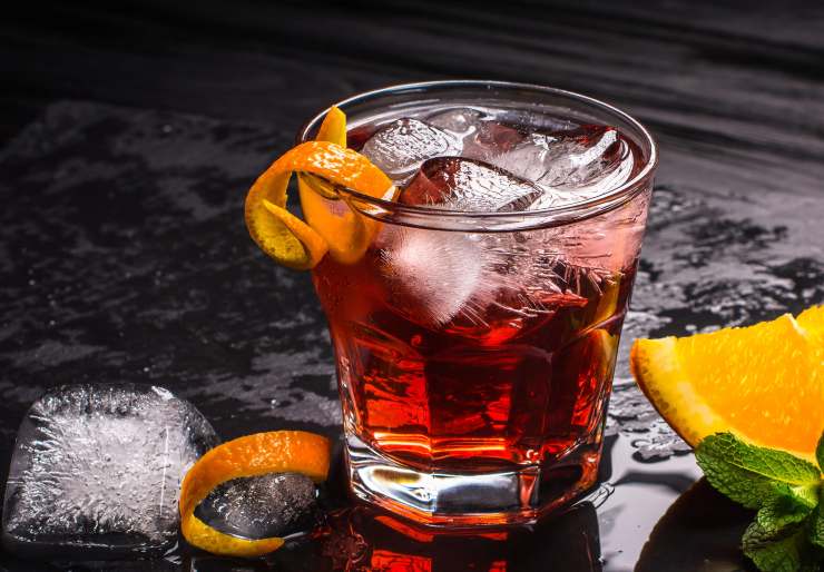 Negroni drink on the rocks