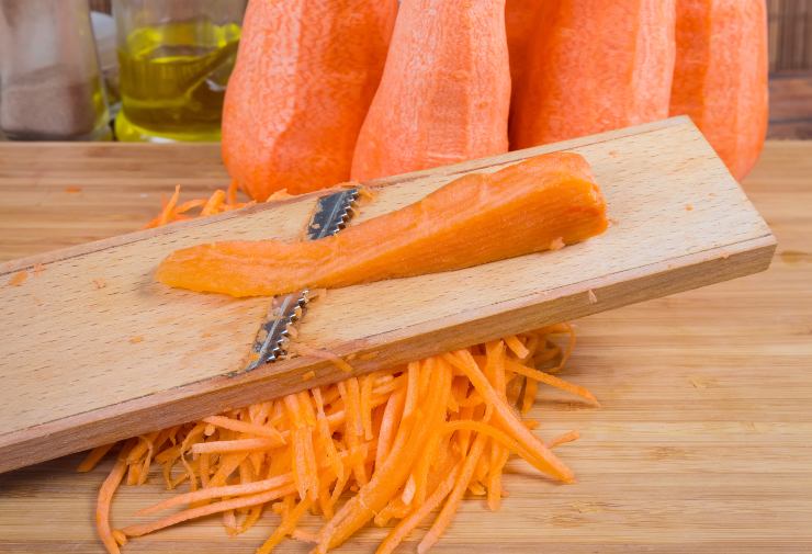 Come fare l'olio abbronzante con la carota