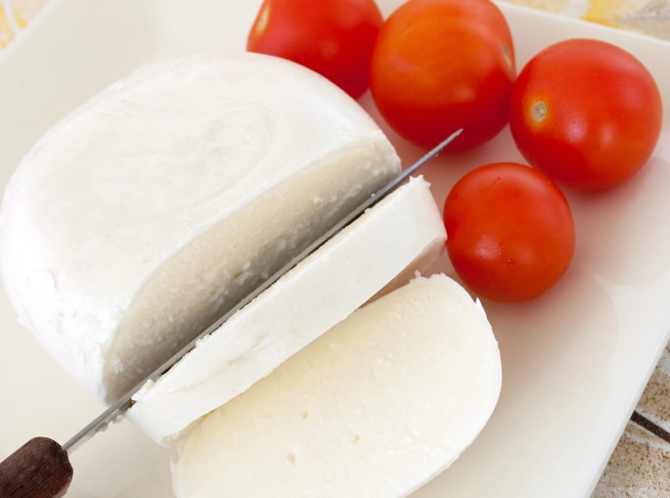 Come riconoscere se la mozzarella è fresca