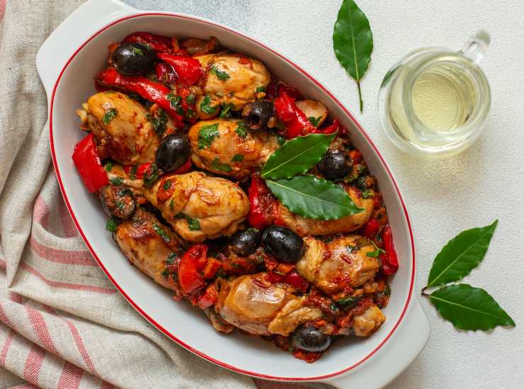 Pollo alla cacciatora piccante con olive