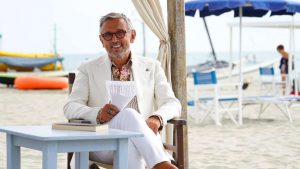 Bruno Barbieri in spiaggia - foto digital news - streetfoodnews.it