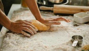 Preparare pasta - foto pexels - streetfoodnews.it