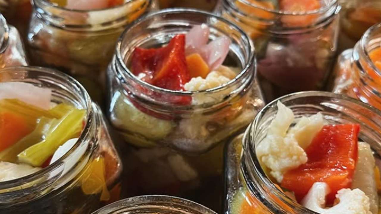 Giardiniera, la ricetta per un contorno gustoso - streetfoodnews.it - 20250703