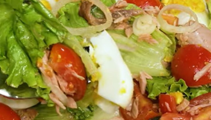 Insalata nizzarda, come prepararla - streetfoodnews.it - 20250718