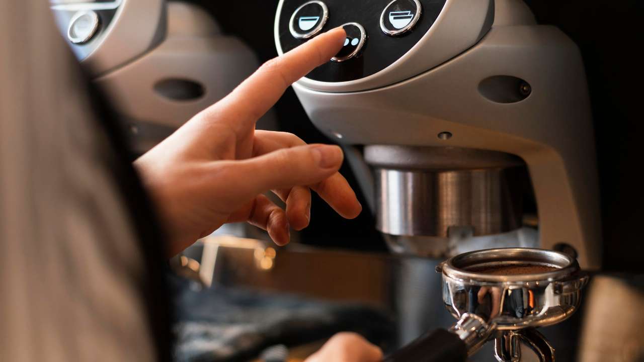 Come evitare la formazione di muffa nella macchina del caffè - streetfoodnews.it - 20250812