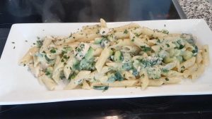 Pennette con salmone e zucchine - streetfoodnews.it - 20250811