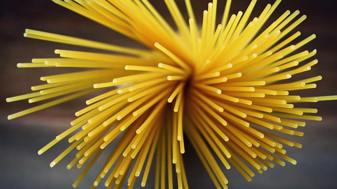 Spaghetti alla siciliana, come prepararli - streetfoodnews.it - 20250830