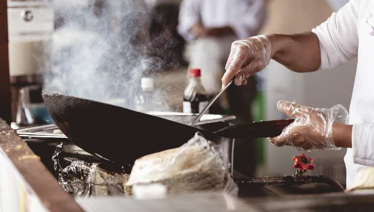 Come preparare il pollo ai funghi - streetfoodnews.it - 20250903